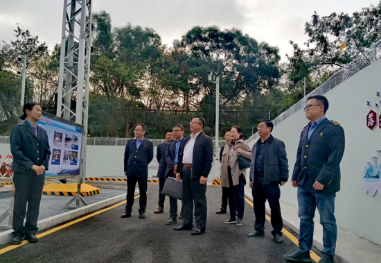 现场参观。湖南高速铁路职业技术学院 供图‌
