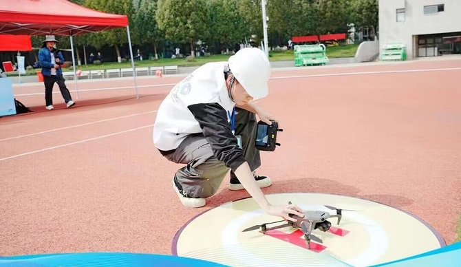 选手操作仪器 选手操作仪器
