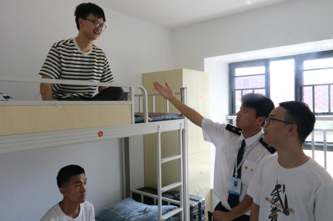学院迎来首批“楚怡工匠计划”高职本科学生 学院迎来首批“楚怡工匠计划”高职本科学生