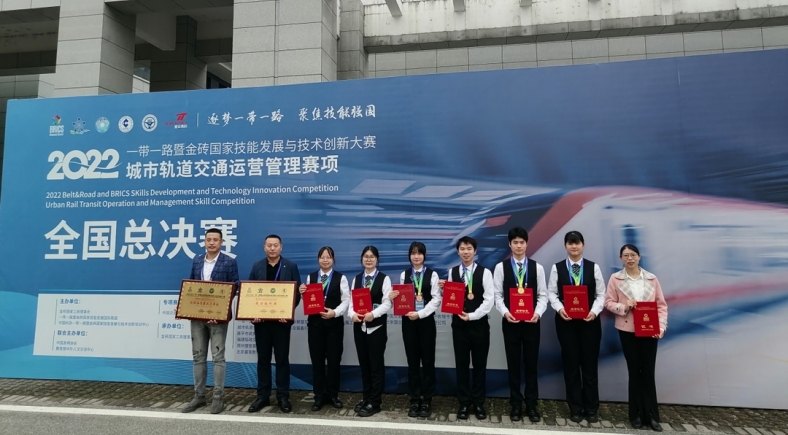 微信图片_20230422213335_副本.jpg